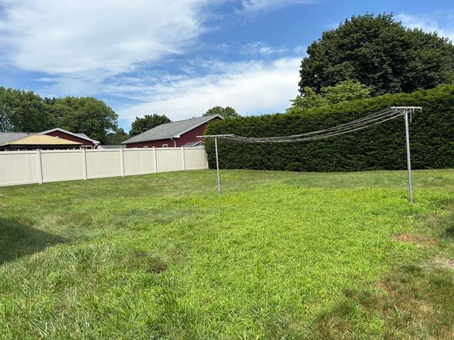 75 Edbert Drive, Holyoke, MA 01040