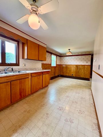 75 Edbert Drive, Holyoke, MA 01040