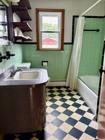 75 Edbert Drive, Holyoke, MA 01040