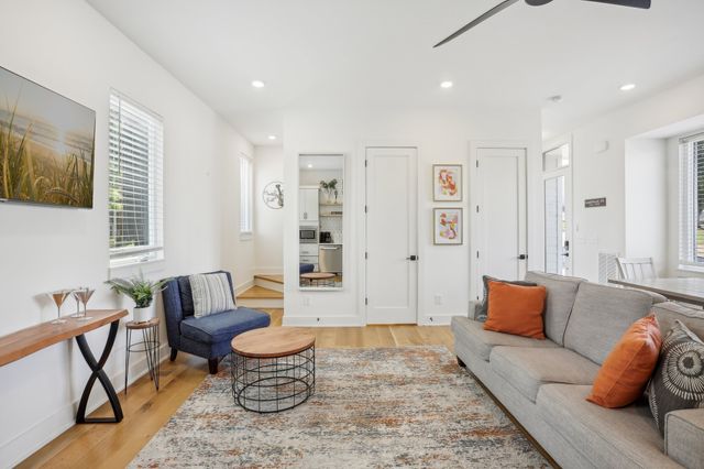 98 N 8th St, Nashville, TN 37206