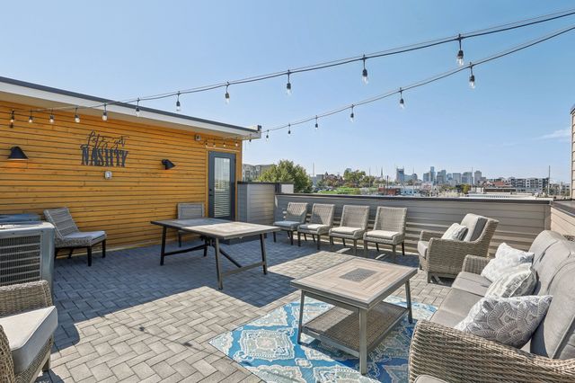 98 N 8th St, Nashville, TN 37206