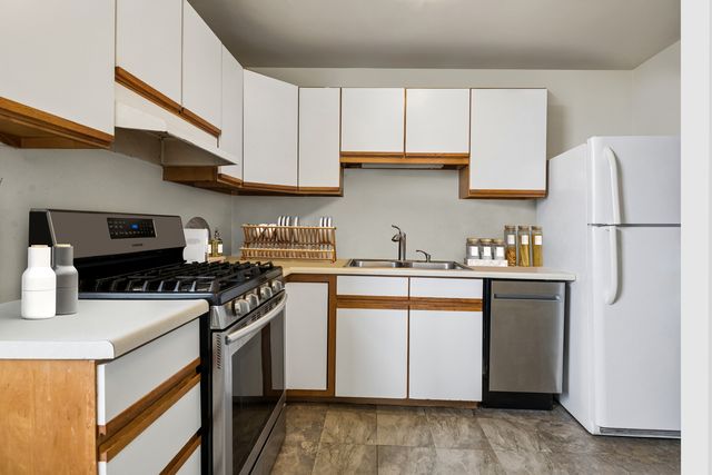 3001 S Michigan Avenue 2105, Chicago, IL 60616