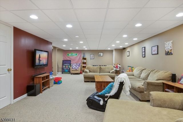 77 Shippen Rdg, Oxford Twp., NJ 07863