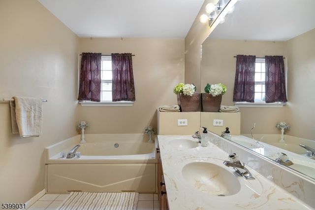 77 Shippen Rdg, Oxford Twp., NJ 07863