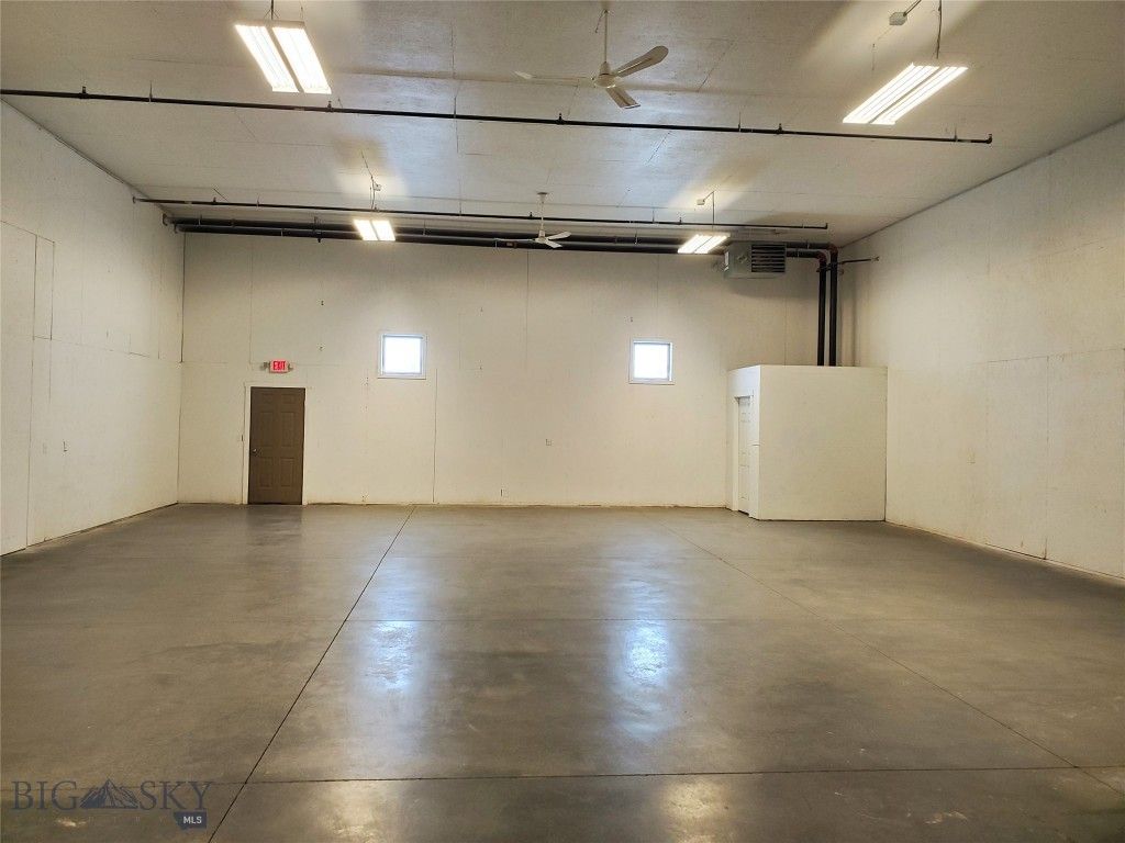 170 Skyway 5, Belgrade, MT 59714 photo 2