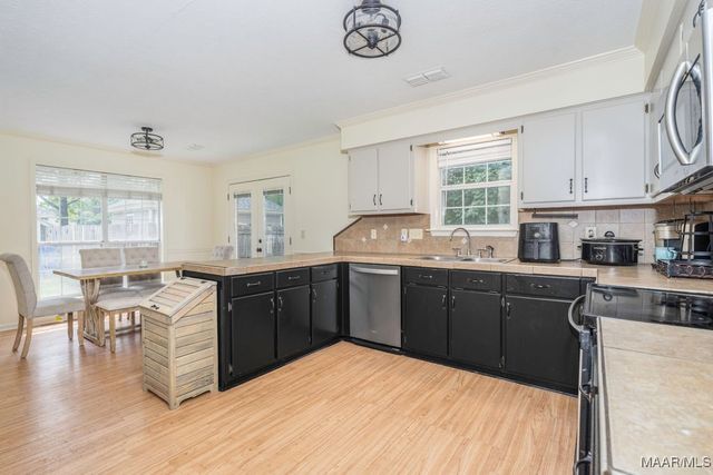 907 Silver Creek Circle, Prattville, AL 36066