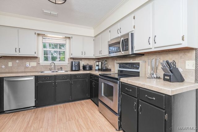 907 Silver Creek Circle, Prattville, AL 36066