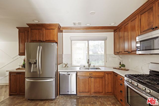 272 N Chester Avenue 101, Pasadena, CA 91106