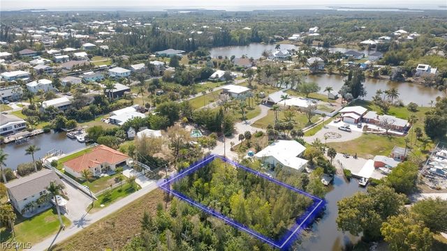 5350 Marina DR, Bokeelia, FL 33922