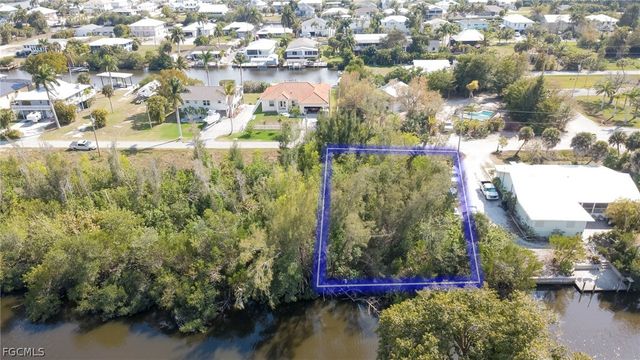 5350 Marina DR, Bokeelia, FL 33922