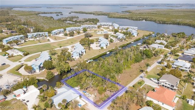 5350 Marina DR, Bokeelia, FL 33922