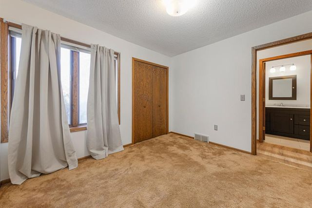 651 Lincoln Street N, Northfield, MN 55057