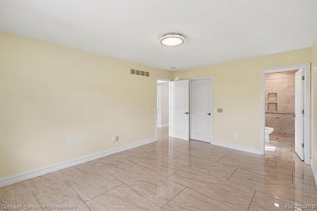 2585 Tiverton Drive, Sterling Heights, MI 48310