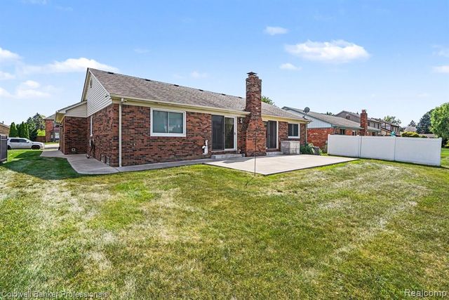 2585 Tiverton Drive, Sterling Heights, MI 48310