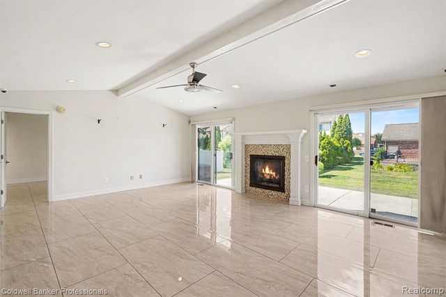 2585 Tiverton Drive, Sterling Heights, MI 48310