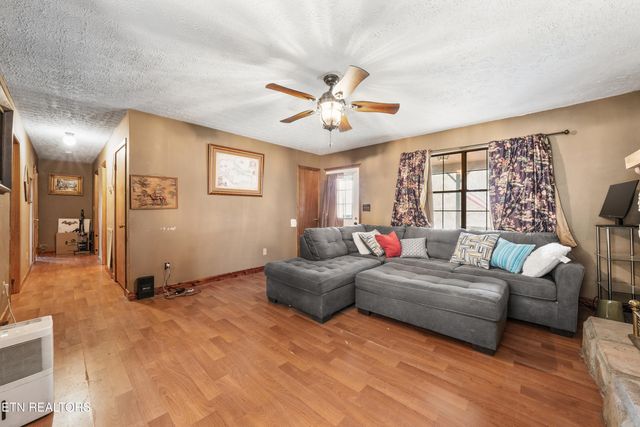 408 Deer Run Drive, Maryville, TN 37803