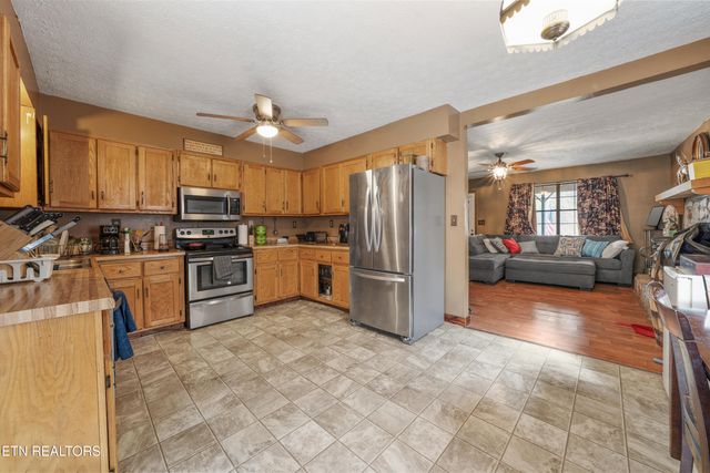 408 Deer Run Drive, Maryville, TN 37803