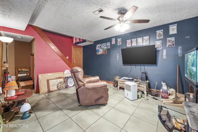 408 Deer Run Drive, Maryville, TN 37803