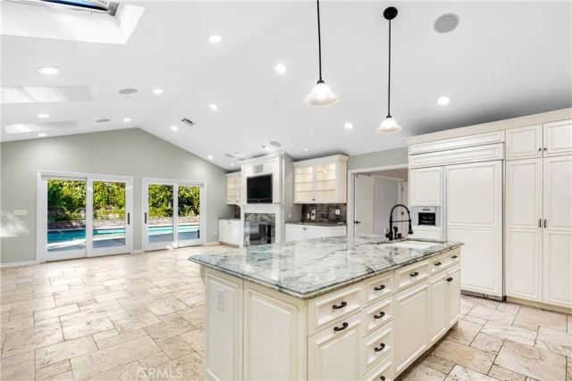 4421 Rochelle Place, Encino, CA 91316