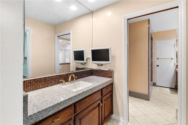 4421 Rochelle Place, Encino, CA 91316