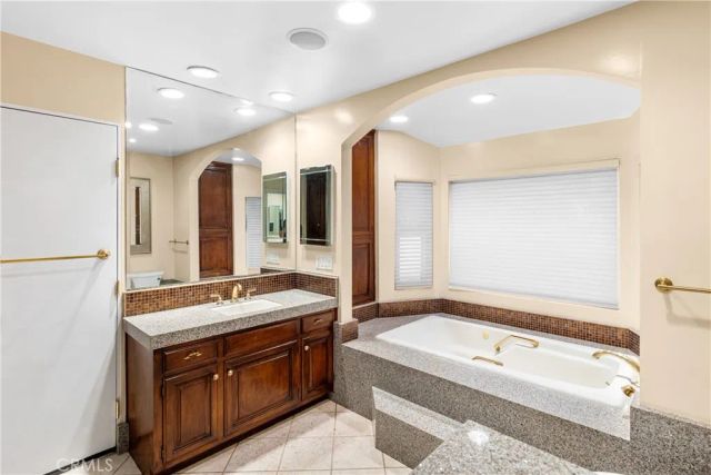 4421 Rochelle Place, Encino, CA 91316