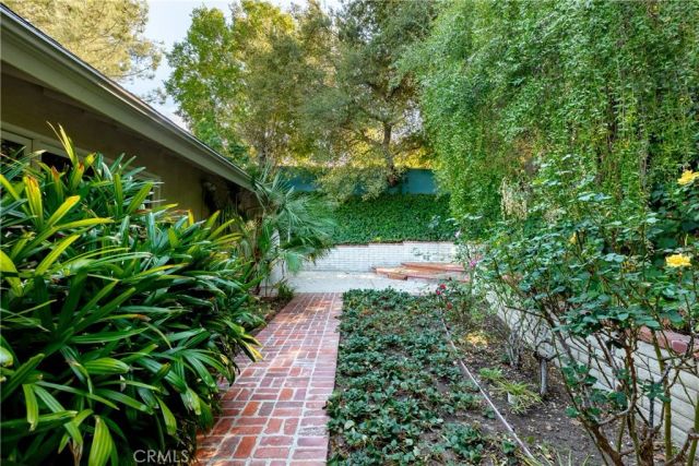 4421 Rochelle Place, Encino, CA 91316