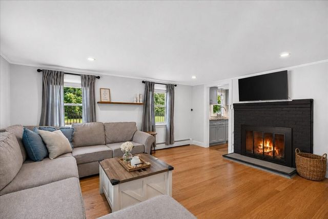72 Bonnie Brier Cir, Hingham, MA 02043