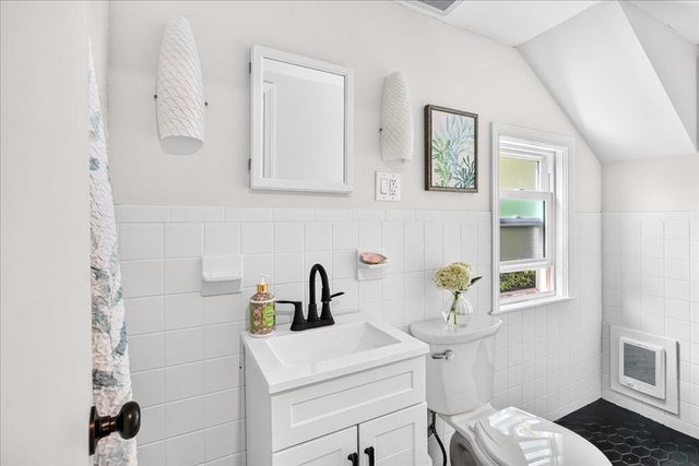 72 Bonnie Brier Cir, Hingham, MA 02043