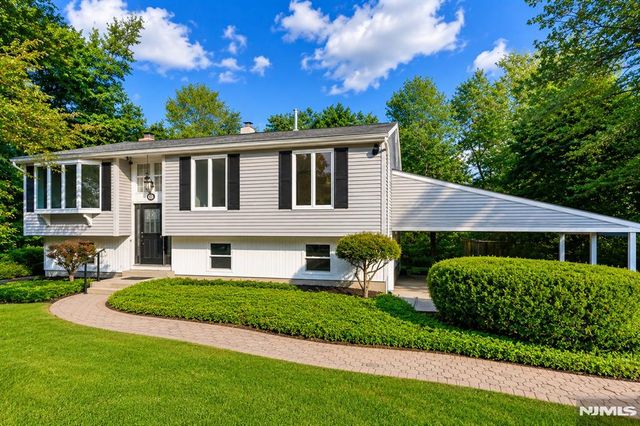 13 Chickadee Road, Mount Olive Township, NJ 07828