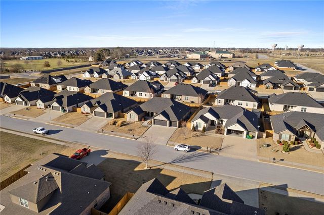 640 Chaparral Street, Centerton, AR 72719