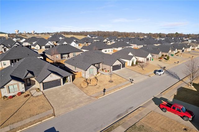 640 Chaparral Street, Centerton, AR 72719