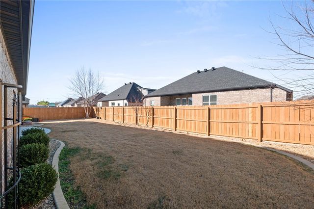 640 Chaparral Street, Centerton, AR 72719