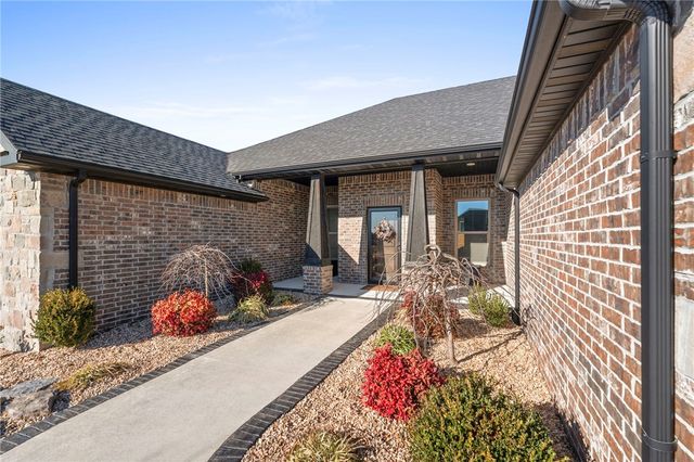 640 Chaparral Street, Centerton, AR 72719