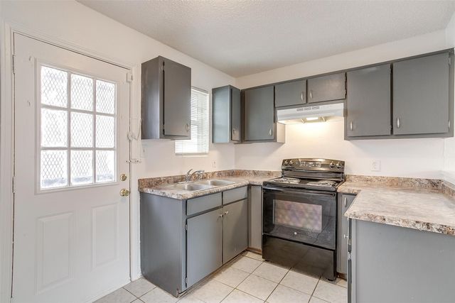 716 S Perkins Street, Fort Worth, TX 76103