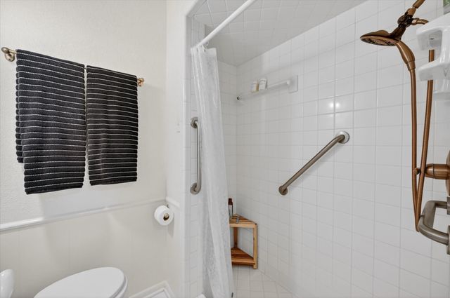 2105 Meadow Lane, Grand Prairie, TX 75050