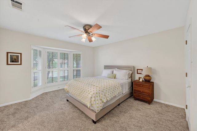 2105 Meadow Lane, Grand Prairie, TX 75050