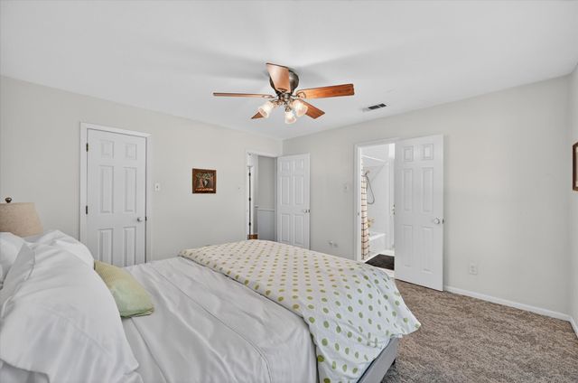 2105 Meadow Lane, Grand Prairie, TX 75050