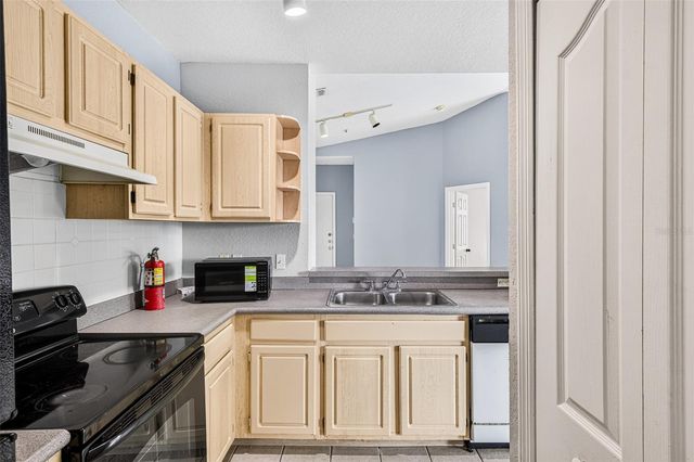 8812 DUNES COURT 305, Kissimmee, FL 34747