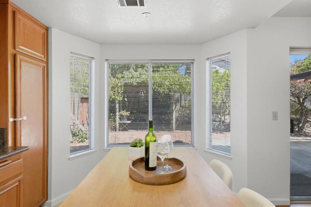 Image 13 of property listing at 201 Knights Circle, Vallejo, CA 94591