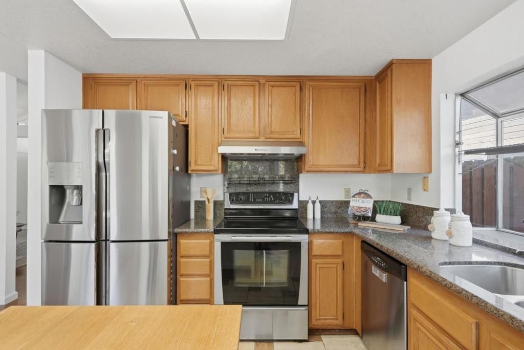 Image 8 of property listing at 201 Knights Circle, Vallejo, CA 94591