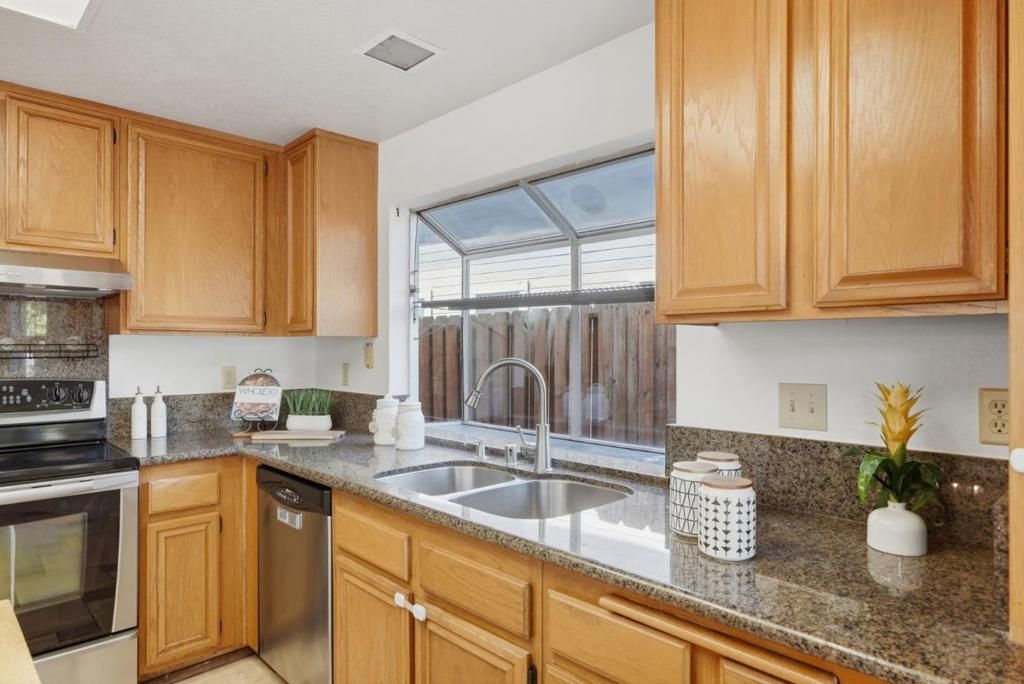 Image 9 of property listing at 201 Knights Circle, Vallejo, CA 94591