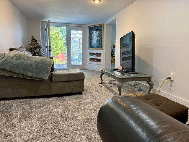 18 Blue Bell Road, Worcester, MA 01606