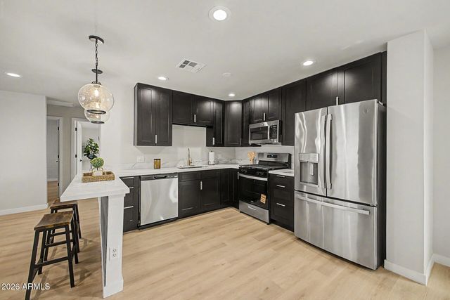 4050 W NANCY Lane, Phoenix, AZ 85041