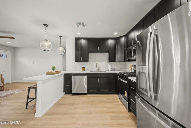 4050 W NANCY Lane, Phoenix, AZ 85041