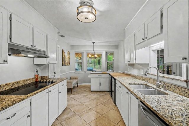 8 Chowning Drive, Savannah, GA 31419