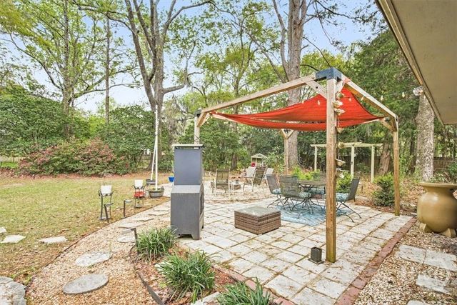 8 Chowning Drive, Savannah, GA 31419