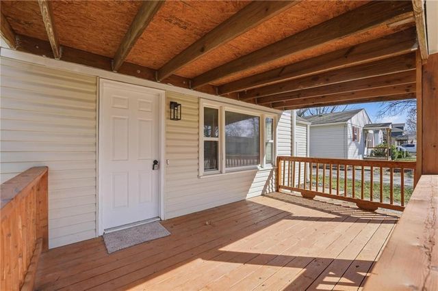 1807 W Main Street, Blue Springs, MO 64015