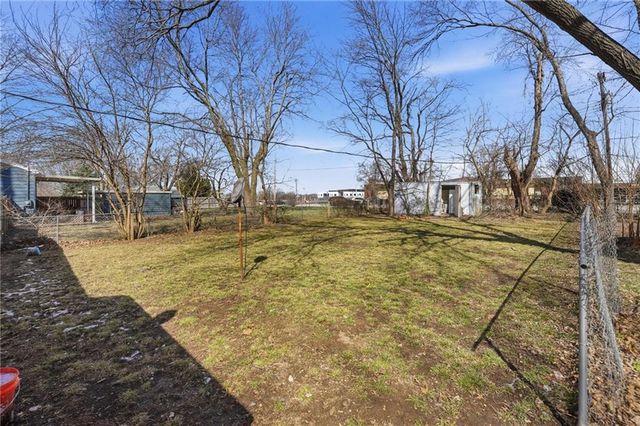 1807 W Main Street, Blue Springs, MO 64015