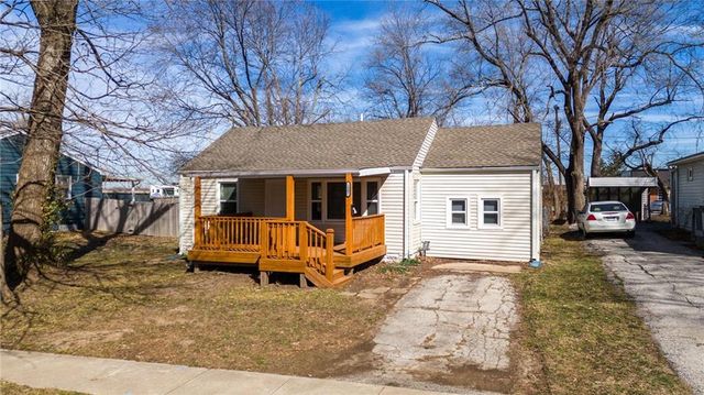1807 W Main Street, Blue Springs, MO 64015