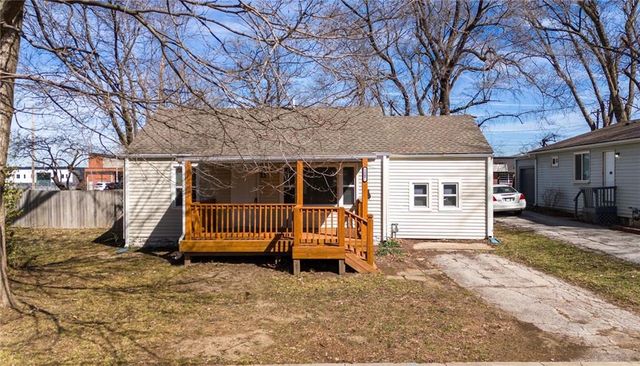 1807 W Main Street, Blue Springs, MO 64015